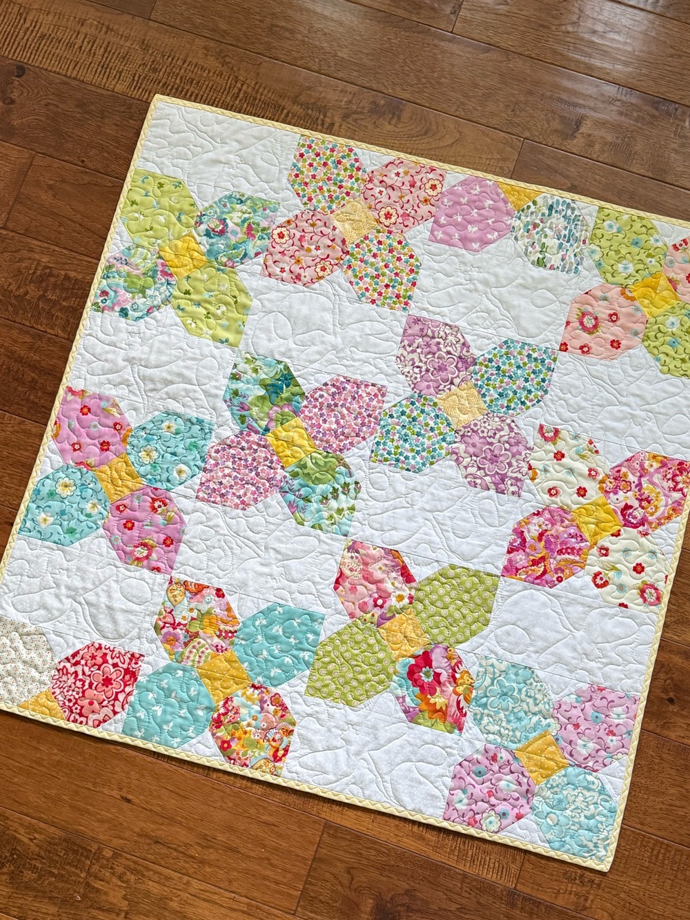 Floral Patchwork Quilt - White and Multicolor.